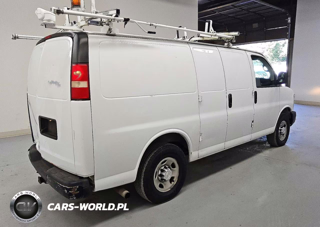 2015 Chevrolet Express G2500 VIN:1GCWGFCF0F1151352 - 3