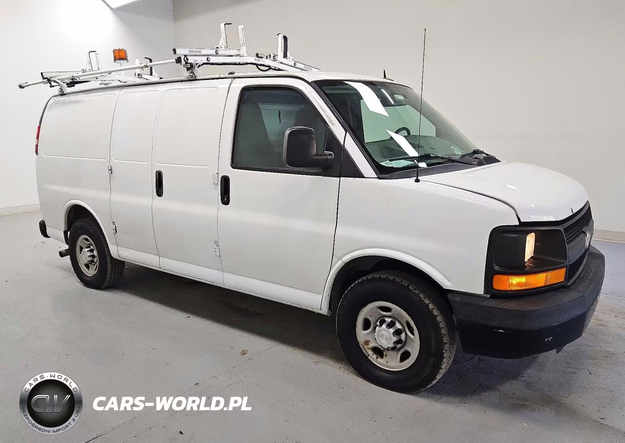 2015 Chevrolet Express G2500 VIN:1GCWGFCF0F1151352 - 4