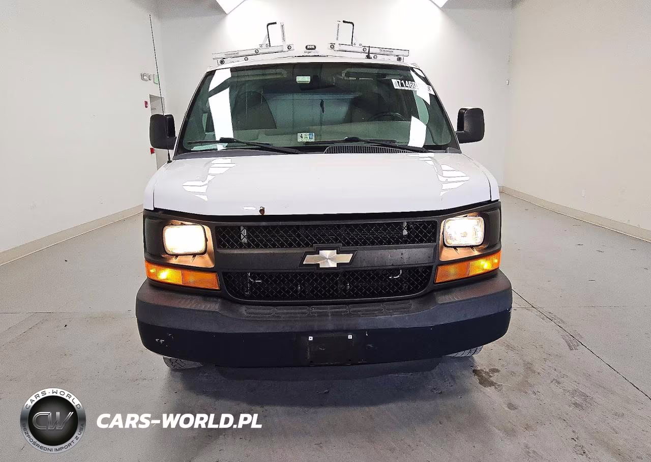 2015 Chevrolet Express G2500 VIN:1GCWGFCF0F1151352 - 5