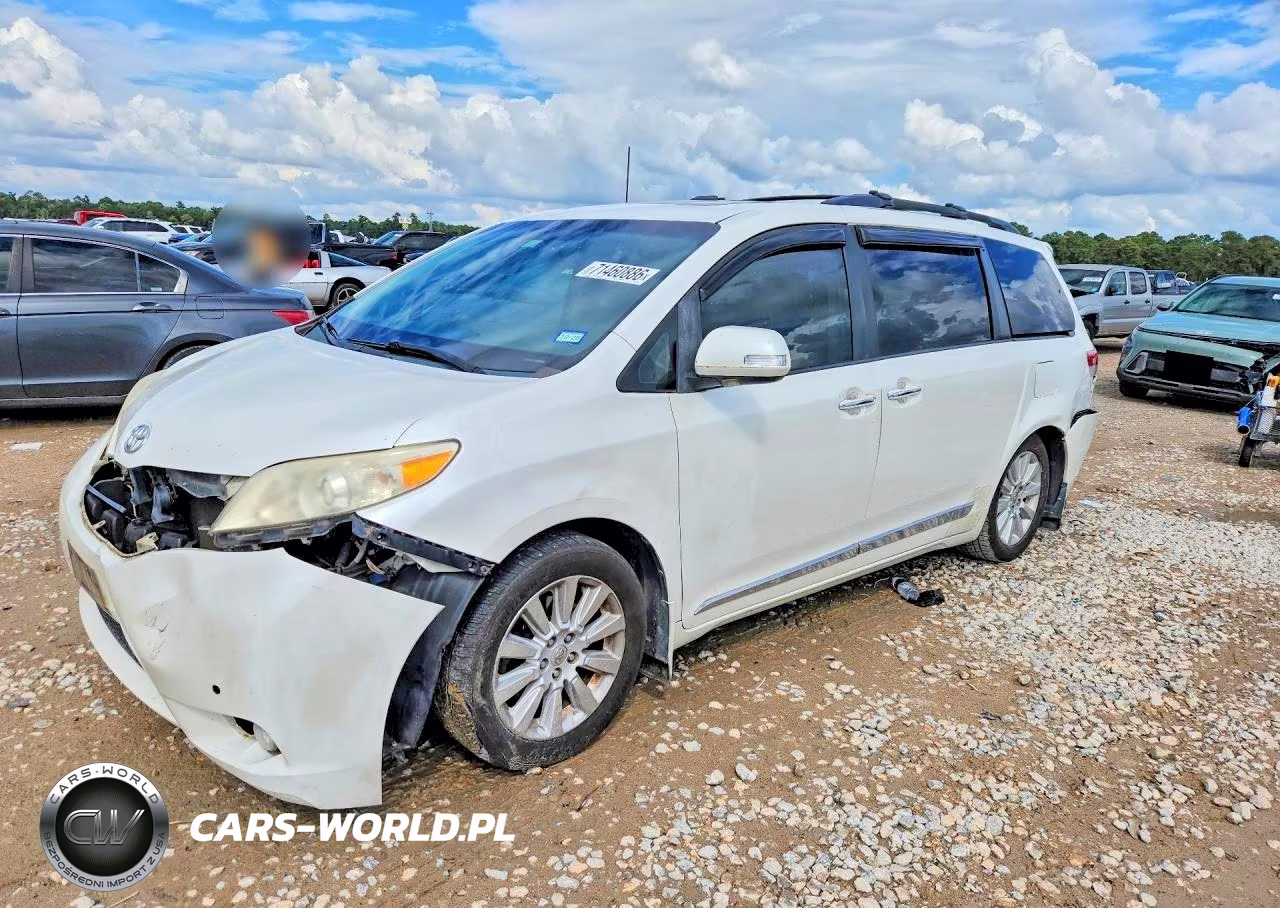 2014 Toyota Sienna Limited 7-Passenger