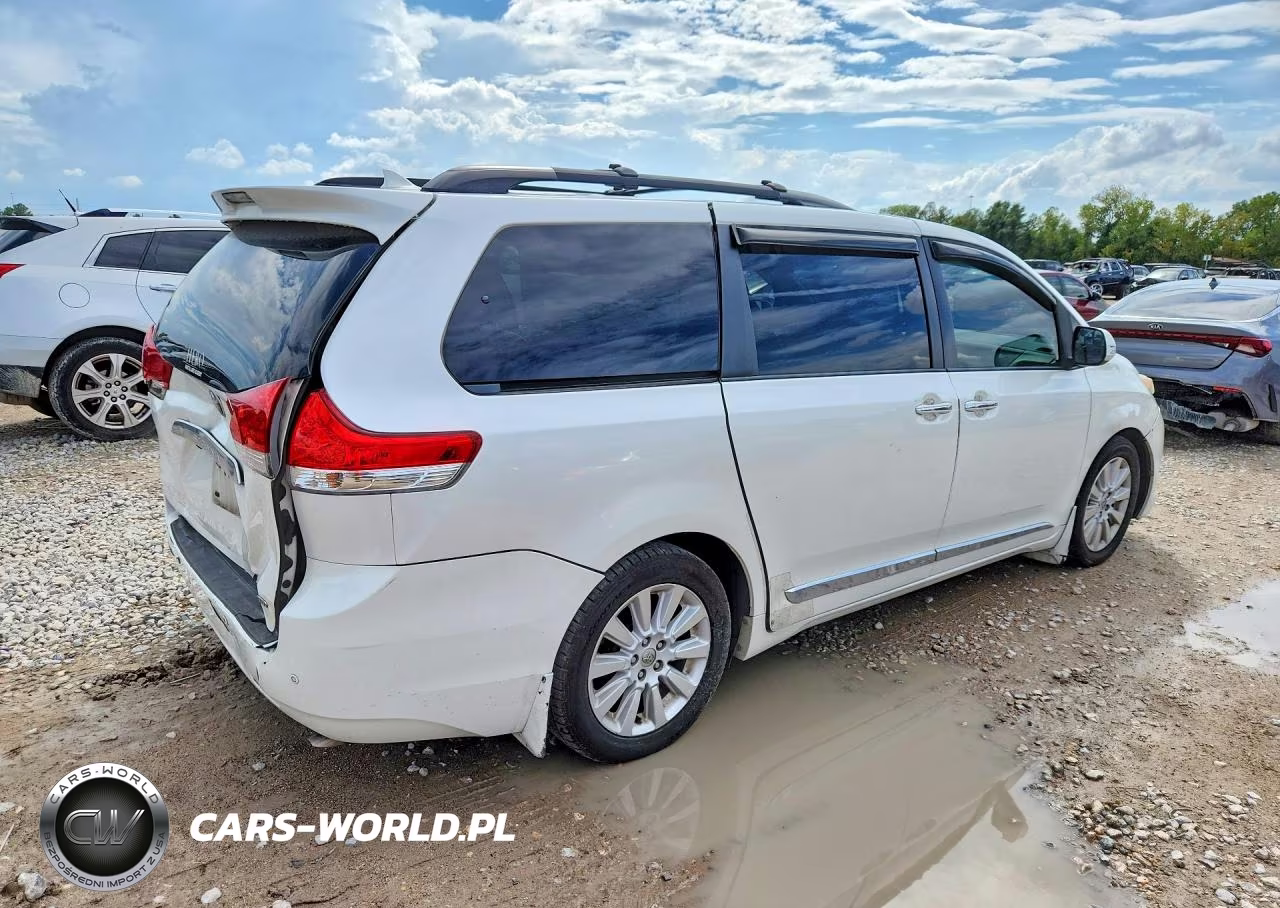 2014 Toyota Sienna Limited 7-Passenger VIN:5TDYK3DC3ES469509 - 3