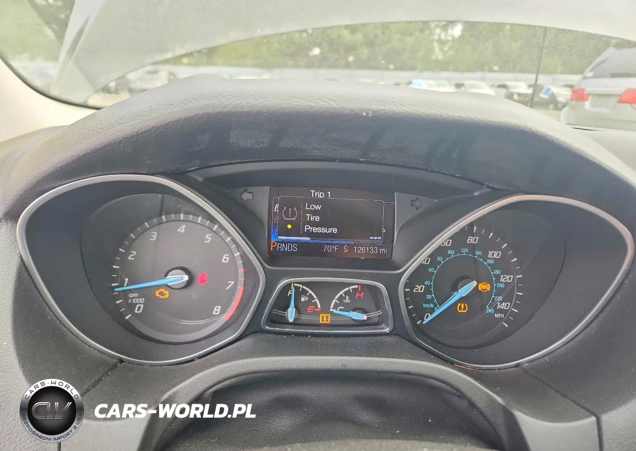 2013 Ford Focus Titanium VIN:1FADP3J23DL249675 - 9