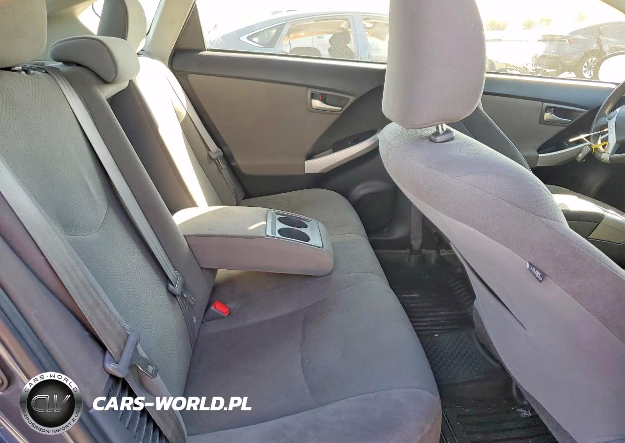 2014 Toyota Prius Two VIN:JTDKN3DUXE0388211 - 10
