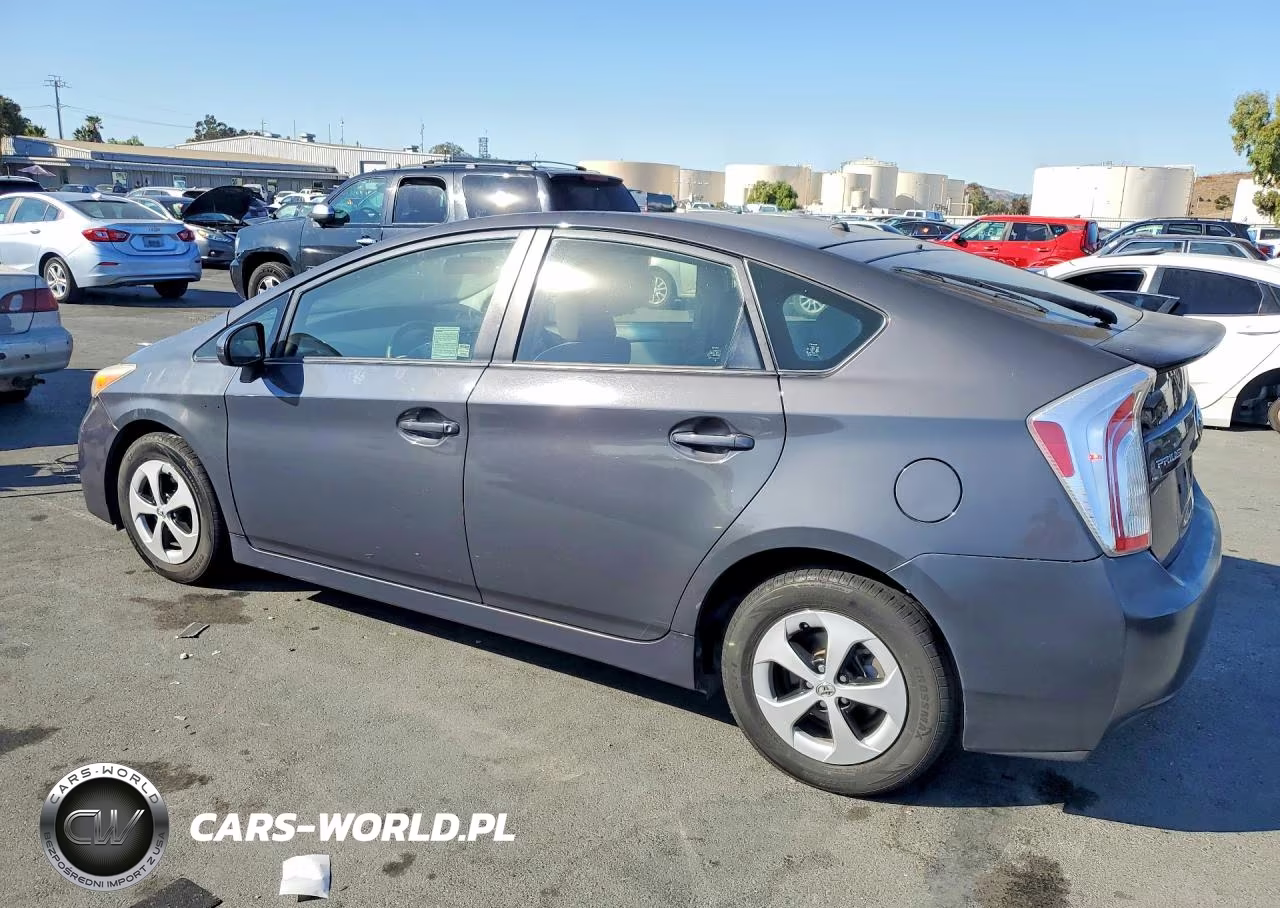 2014 Toyota Prius Two VIN:JTDKN3DUXE0388211 - 2