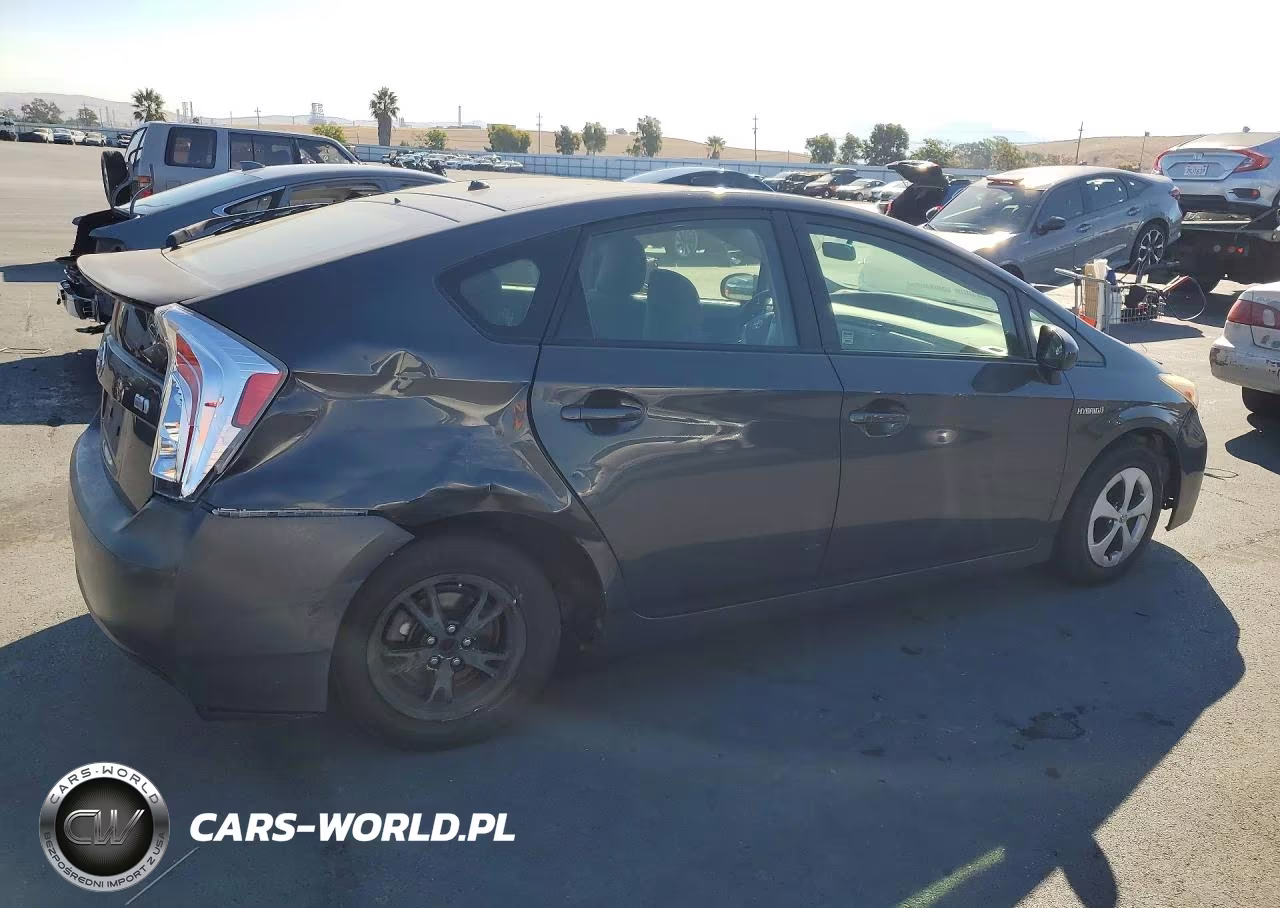 2014 Toyota Prius Two VIN:JTDKN3DUXE0388211 - 3