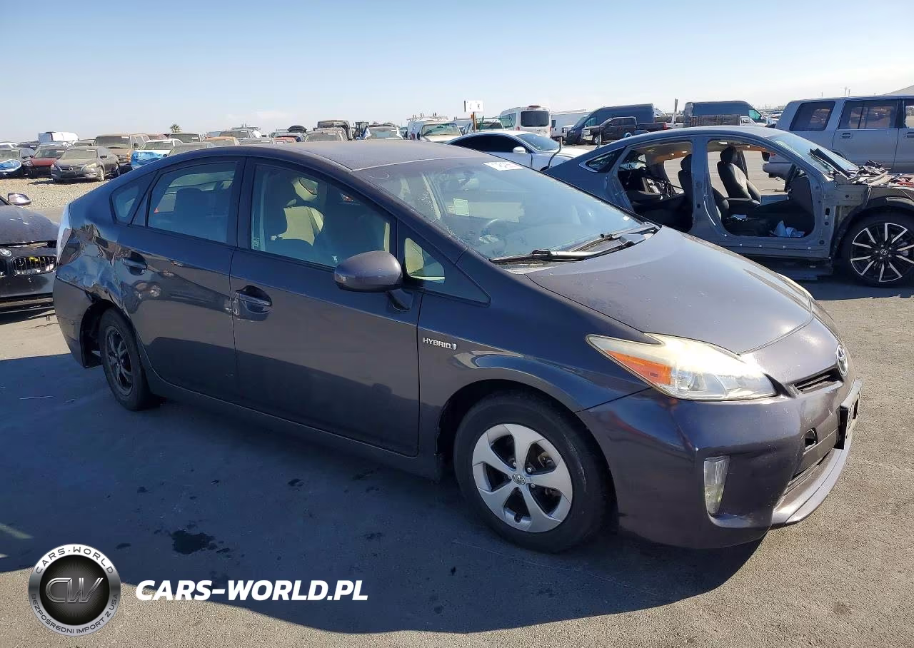 2014 Toyota Prius Two VIN:JTDKN3DUXE0388211 - 4