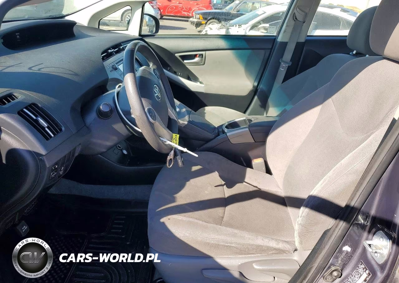 2014 Toyota Prius Two VIN:JTDKN3DUXE0388211 - 7