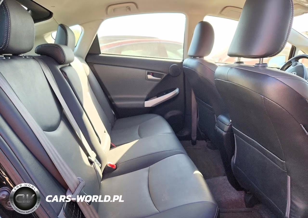 2013 Toyota Prius One VIN:JTDKN3DU3D5584833 - 10