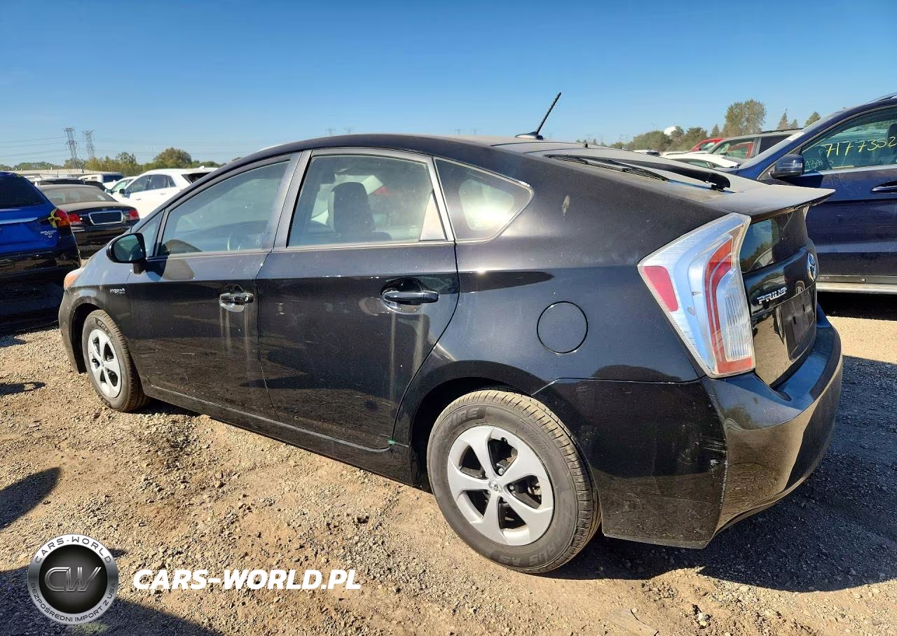 2013 Toyota Prius One VIN:JTDKN3DU3D5584833 - 2
