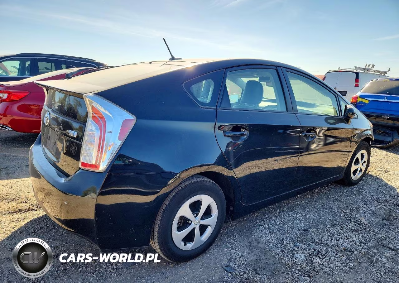 2013 Toyota Prius One VIN:JTDKN3DU3D5584833 - 3