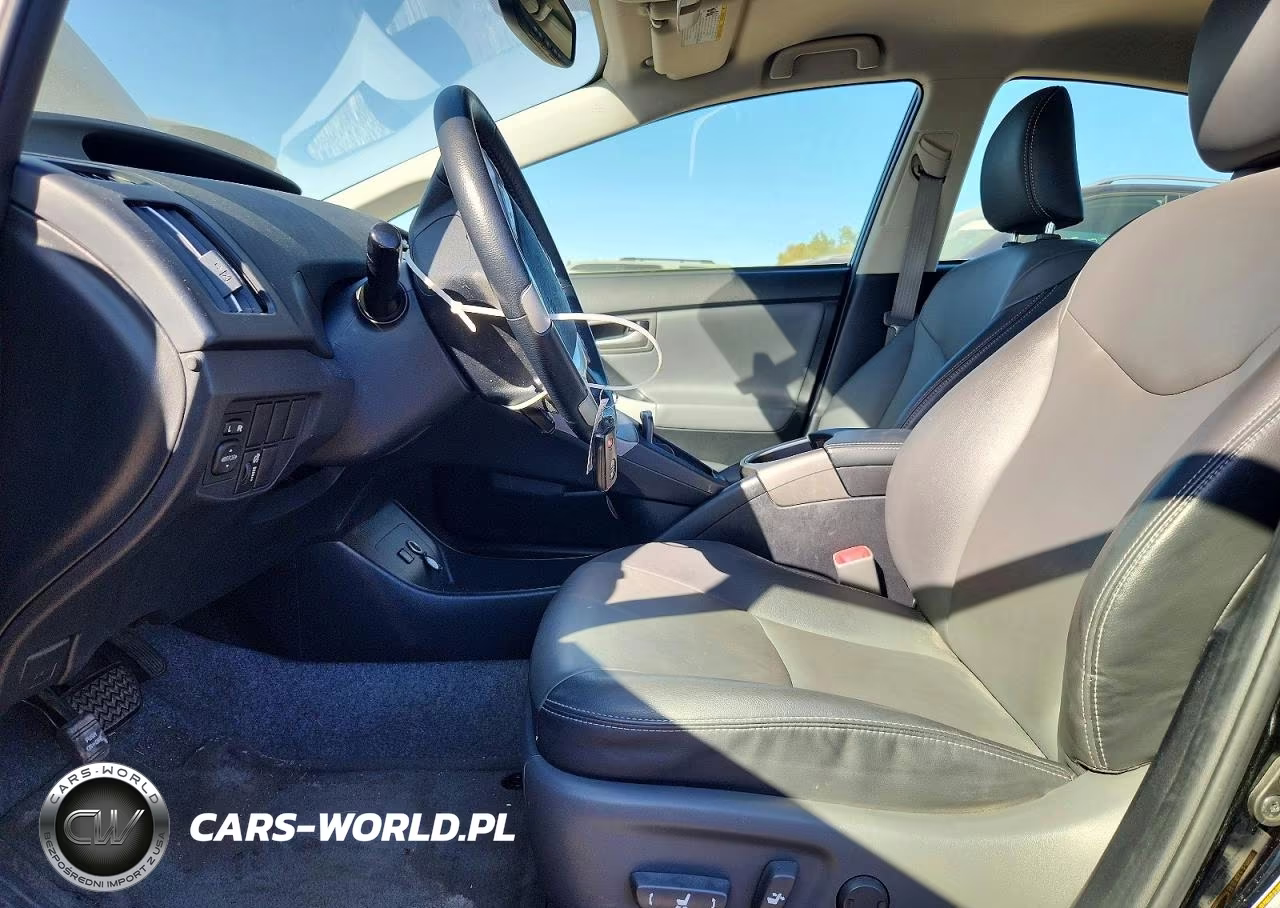 2013 Toyota Prius One VIN:JTDKN3DU3D5584833 - 7