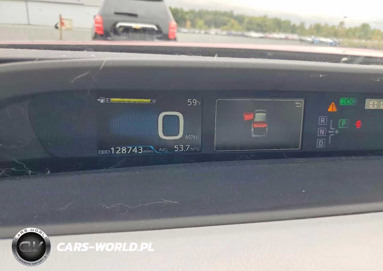 2018 Toyota Prius Two VIN:JTDKBRFU1J3590520 - 9