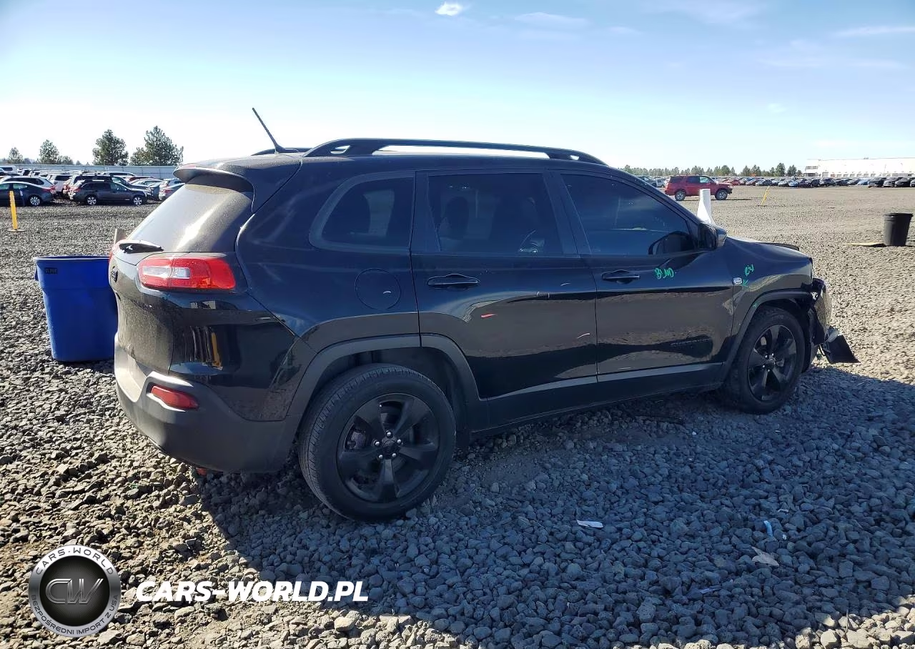 2018 Jeep Cherokee Latitude VIN:1C4PJLCB2JD565001 - 3