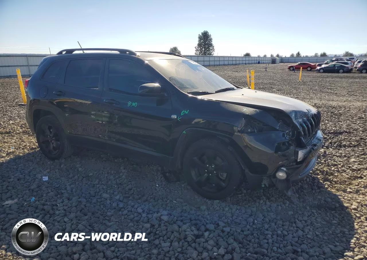 2018 Jeep Cherokee Latitude VIN:1C4PJLCB2JD565001 - 4