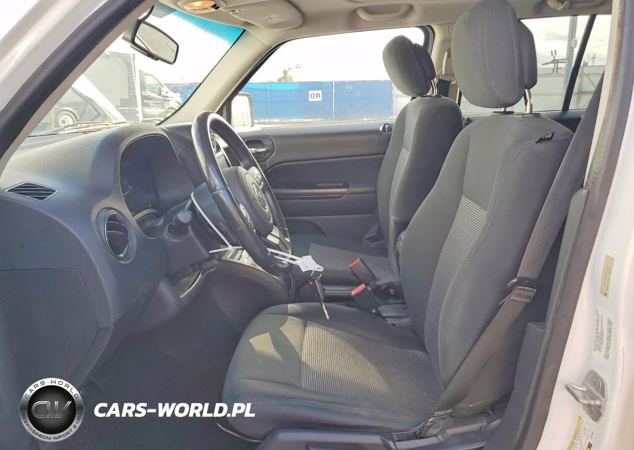 2014 Jeep Patriot Latitude VIN:1C4NJPFA8ED618307 - 7