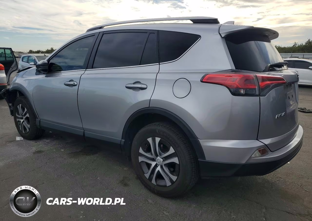 2018 Toyota Rav4 Le VIN:JTMZFREV7JJ175517 - 2
