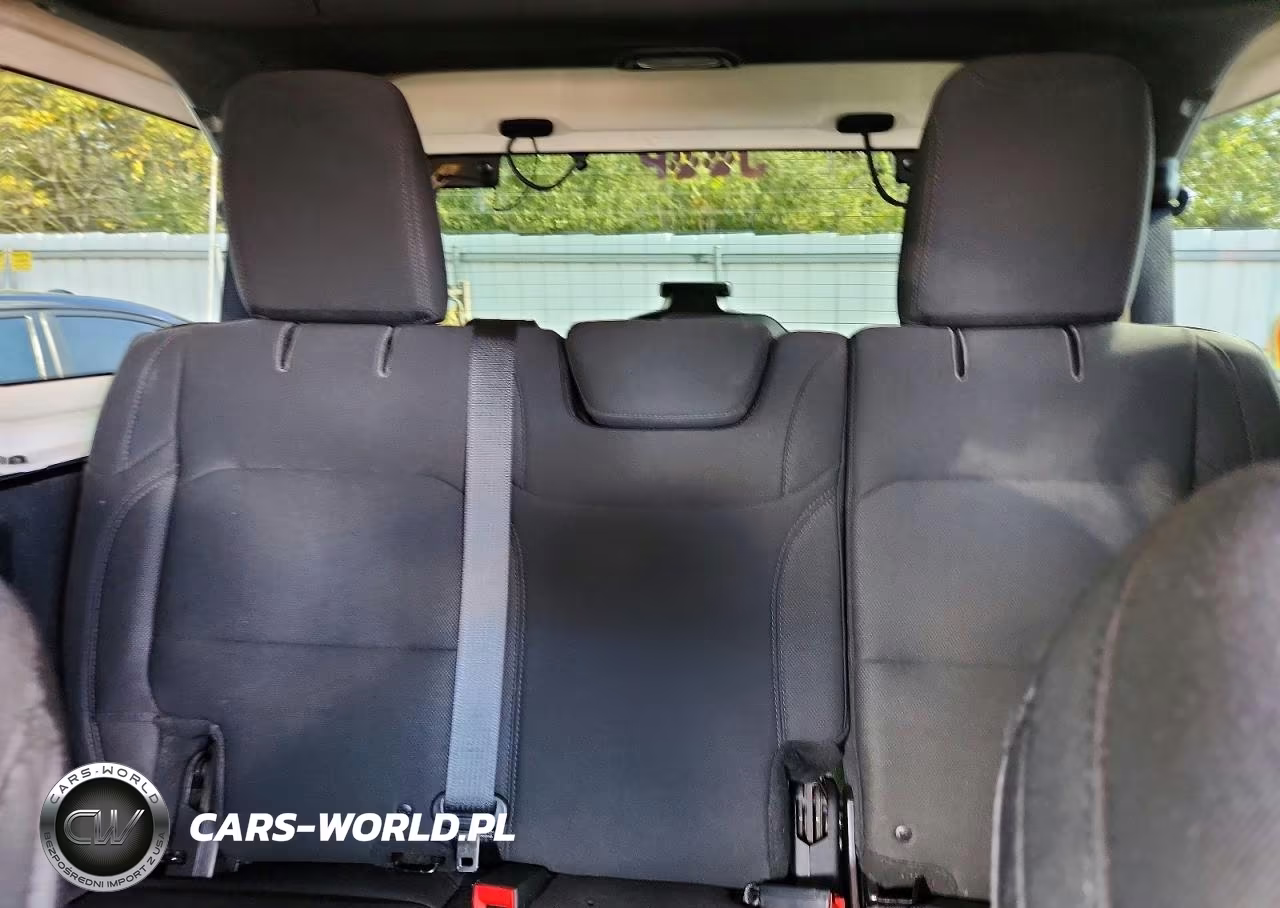 2018 Jeep Wrangler Unlimited Sport VIN:1C4HJXDG6JW187145 - 10