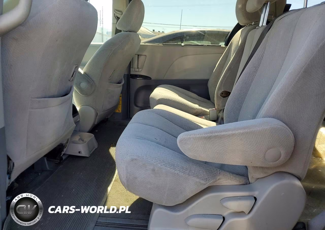 2011 Toyota Sienna Le VIN:5TDKK3DC1BS046431 - 11