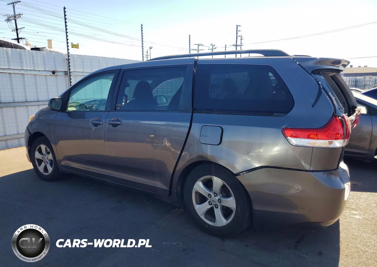 2011 Toyota Sienna Le VIN:5TDKK3DC1BS046431 - 2