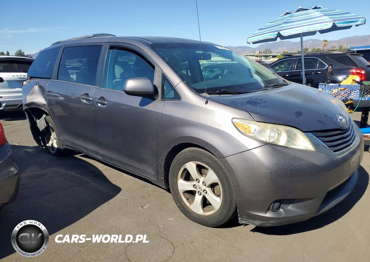 2011 Toyota Sienna Le VIN:5TDKK3DC1BS046431 - 4