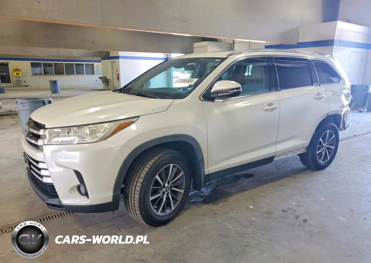 2019 Toyota Highlander Xle VIN:5TDJZRFH6KS619231 - 1