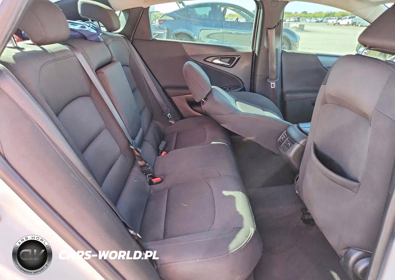 2018 Chevrolet Malibu Lt VIN:1G1ZD5STXJF151774 - 10