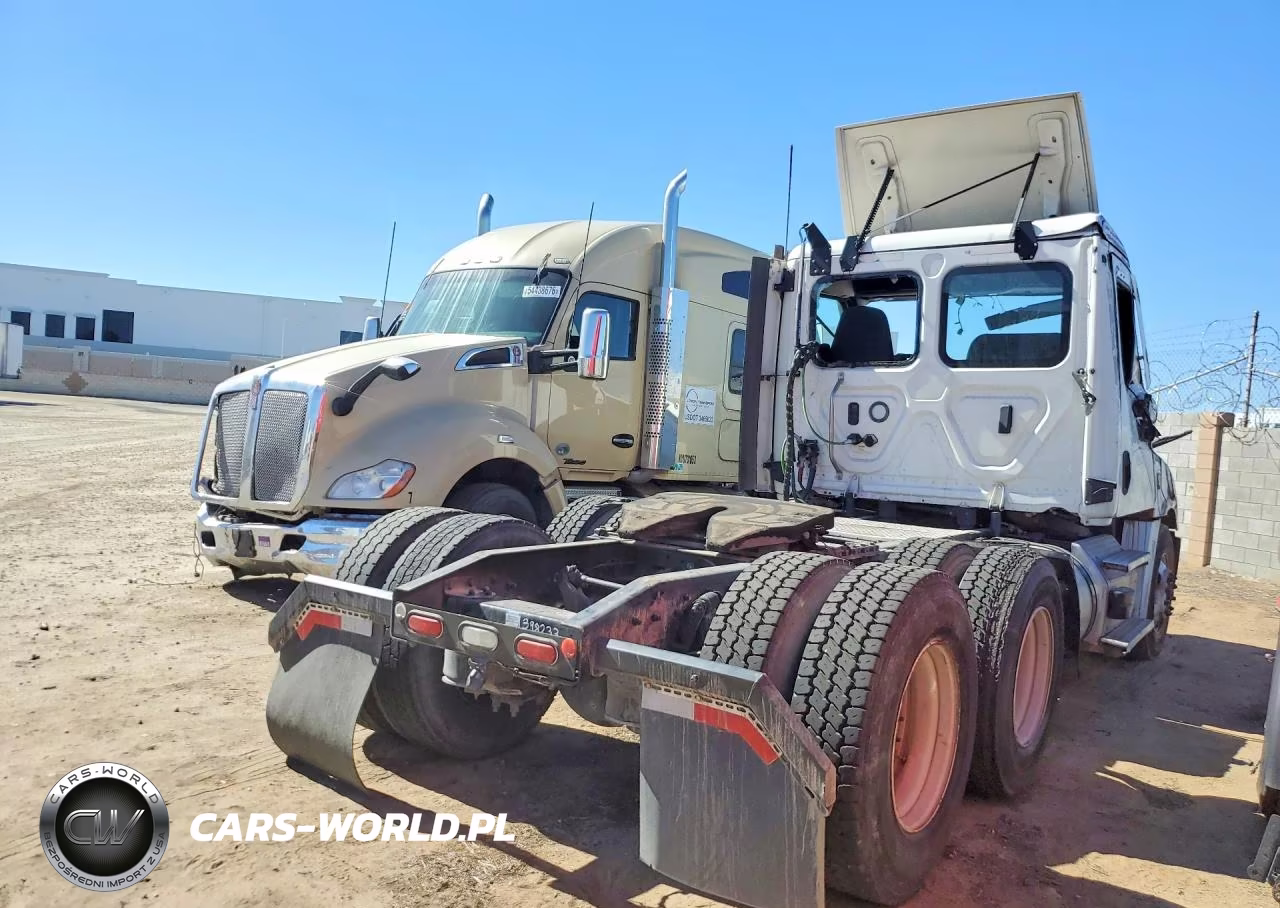 2022 Freightliner Cascadia 126 Semi Truck VIN:3AKJHLDV2NSMV8596 - 3