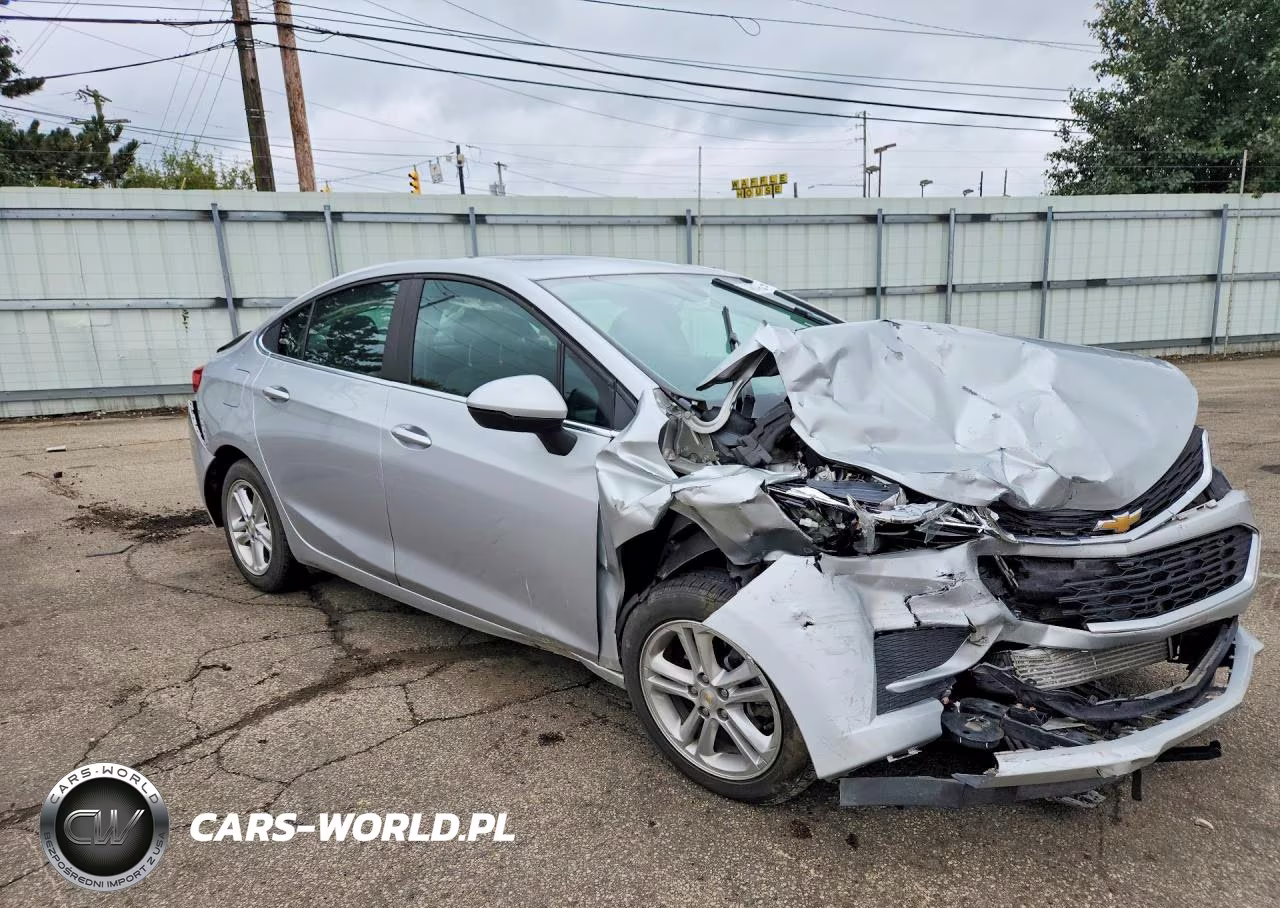 2017 Chevrolet Cruze Lt VIN:1G1BE5SM5H7161303 - 4