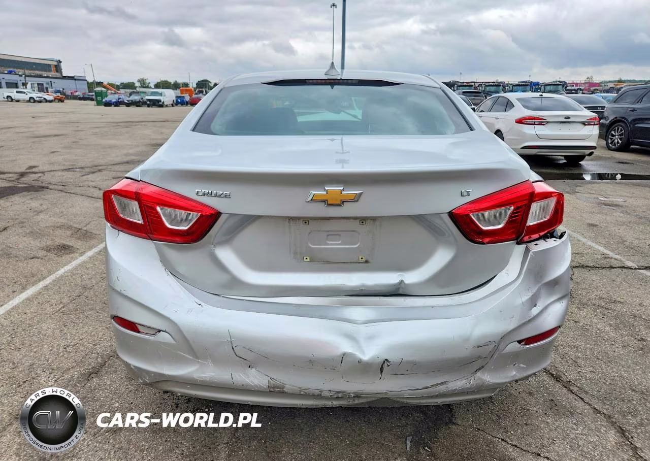 2017 Chevrolet Cruze Lt VIN:1G1BE5SM5H7161303 - 6