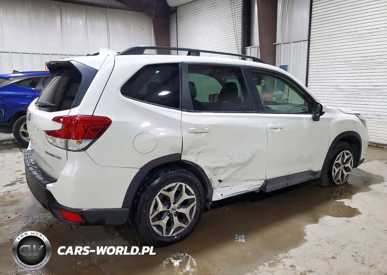2020 Subaru Forester Premium VIN:JF2SKAGC1LH609565 - 3