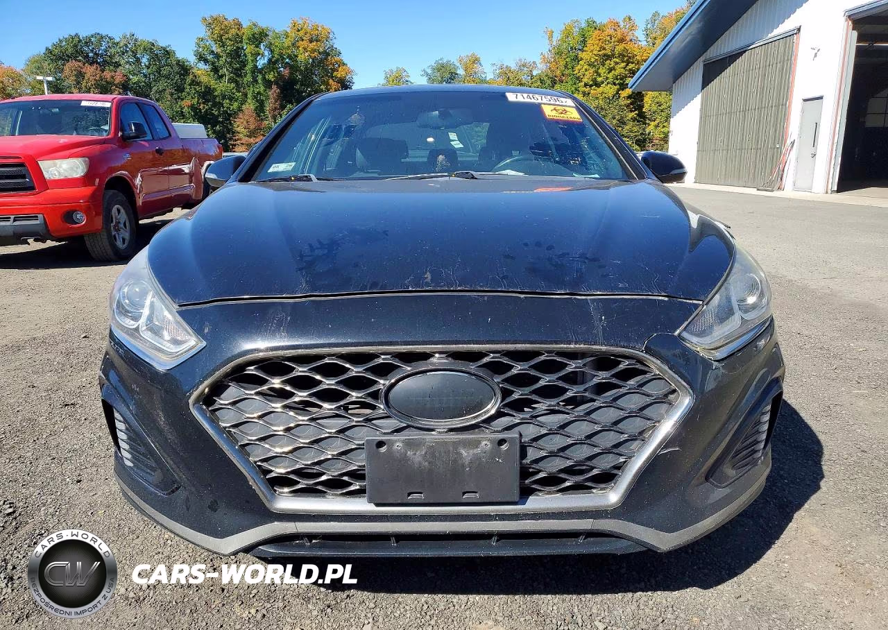 2018 Hyundai Sonata Sport VIN:5NPE34AF1JH627625 - 5