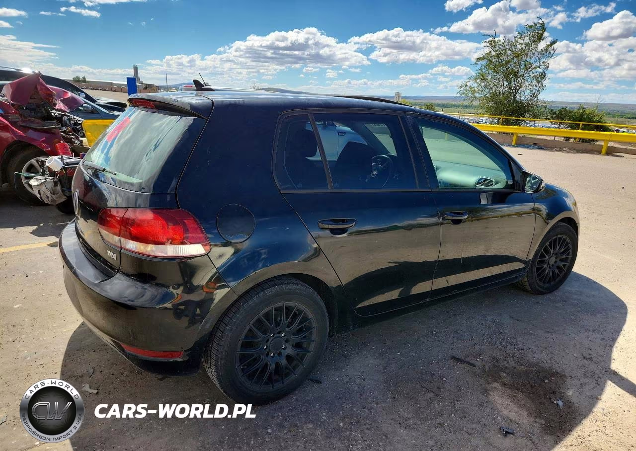 2011 Volkswagen Golf VIN:WVWDM7AJ7BW262992 - 3