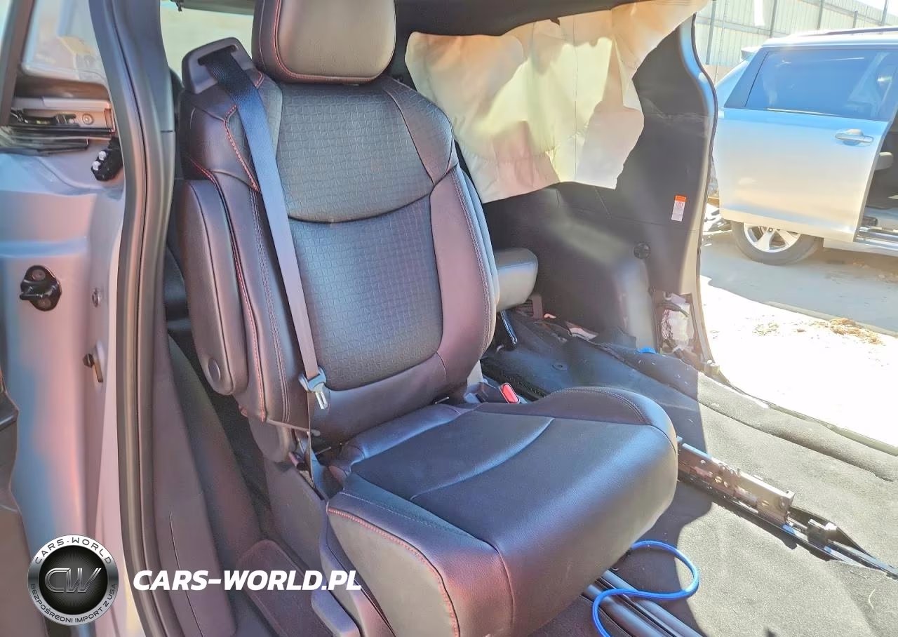 2026 Toyota Sienna Xse VIN:5TDXRKEC4TS340692 - 11