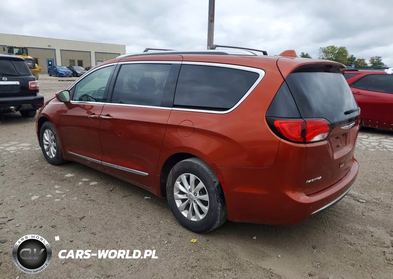 2018 Chrysler Pacifica Touring L Plus VIN:2C4RC1EGXJR235197 - 2