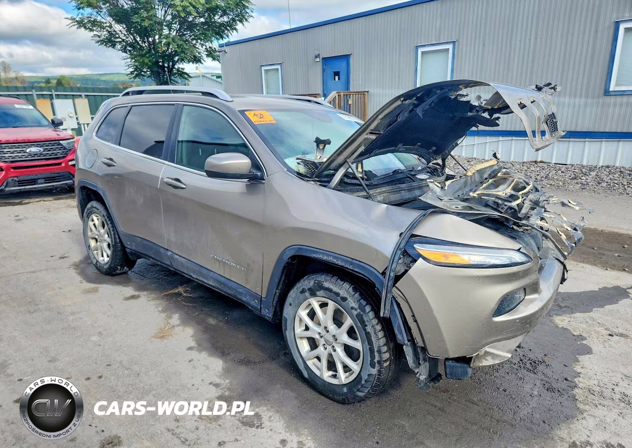 2016 Jeep Cherokee Latitude VIN:1C4PJMCS2GW241985 - 4