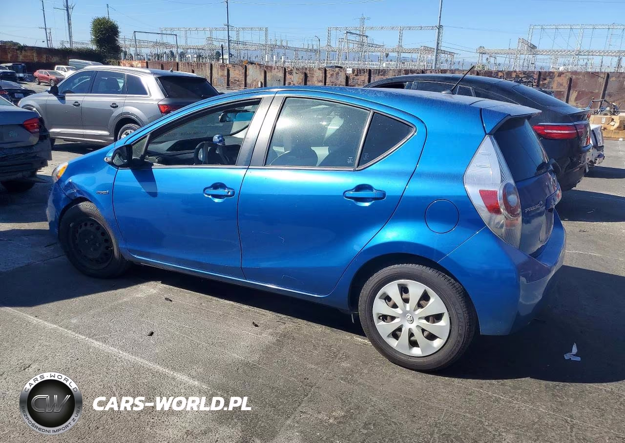 2013 Toyota Prius C One VIN:JTDKDTB37D1549586 - 2