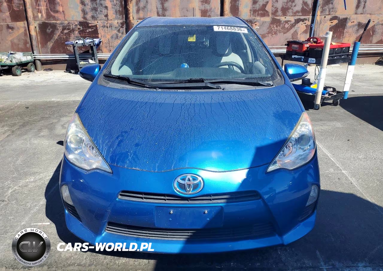 2013 Toyota Prius C One VIN:JTDKDTB37D1549586 - 5