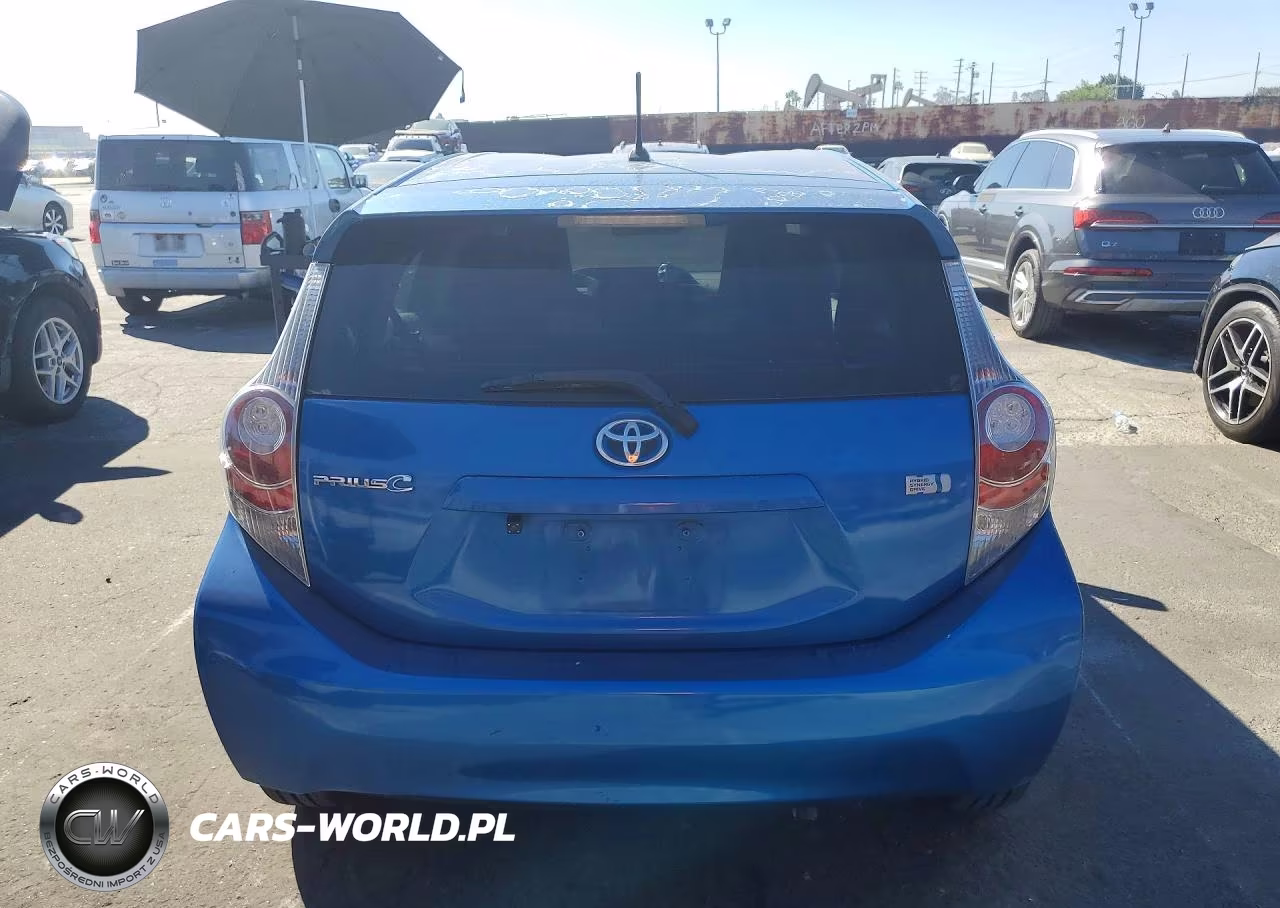 2013 Toyota Prius C One VIN:JTDKDTB37D1549586 - 6
