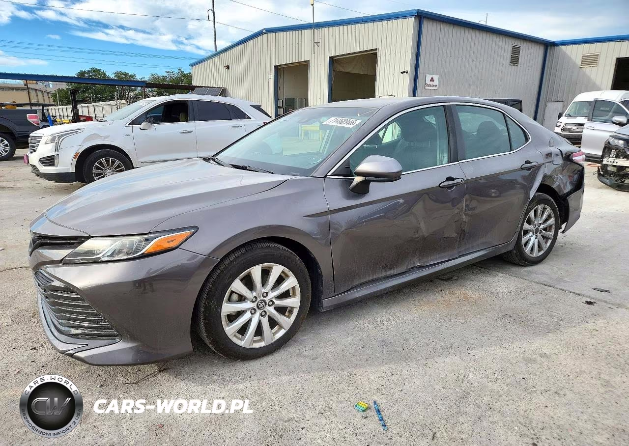 2018 Toyota Camry Le VIN:4T1B11HK8JU593579 - 1