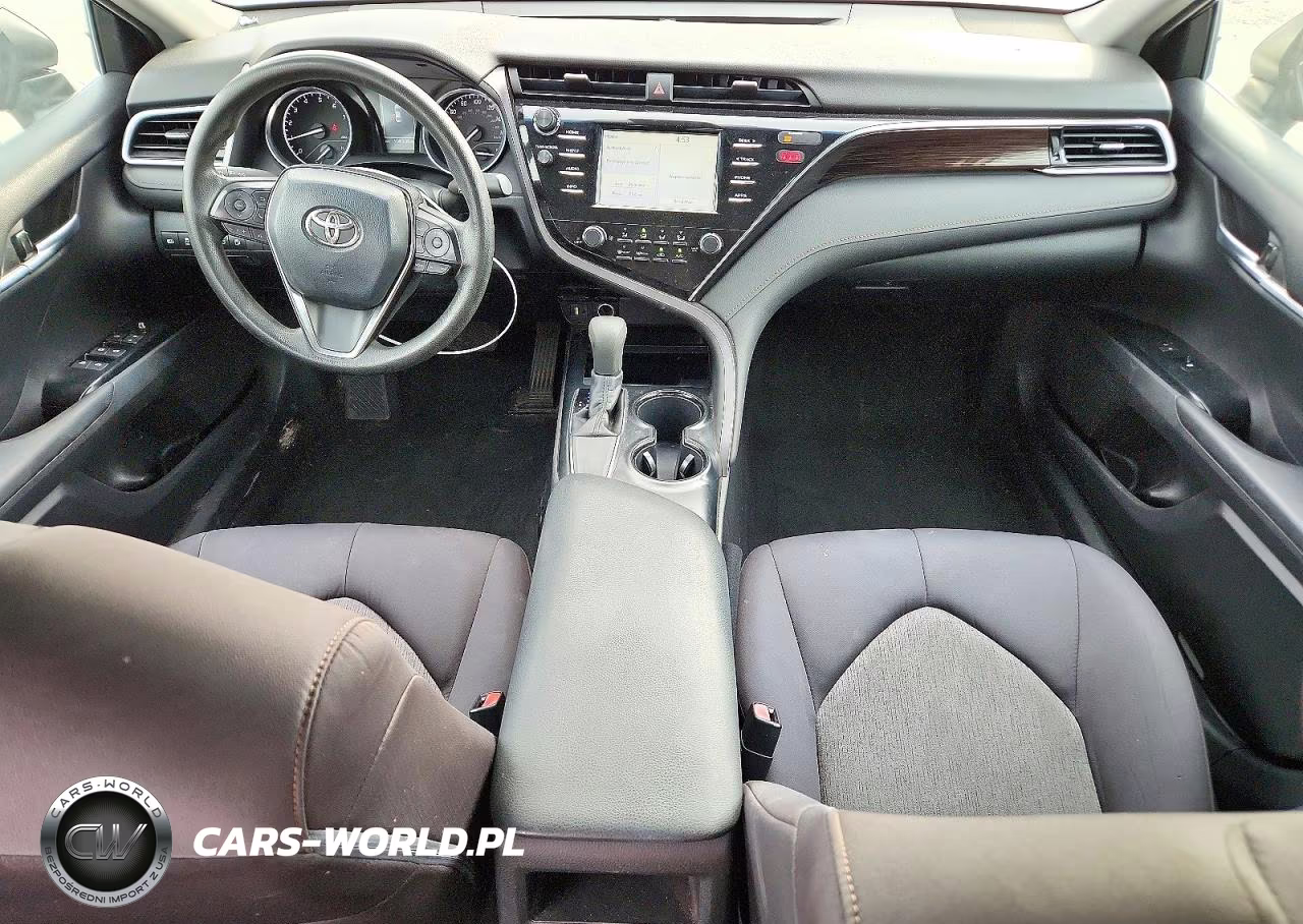 2018 Toyota Camry Le VIN:4T1B11HK8JU593579 - 8