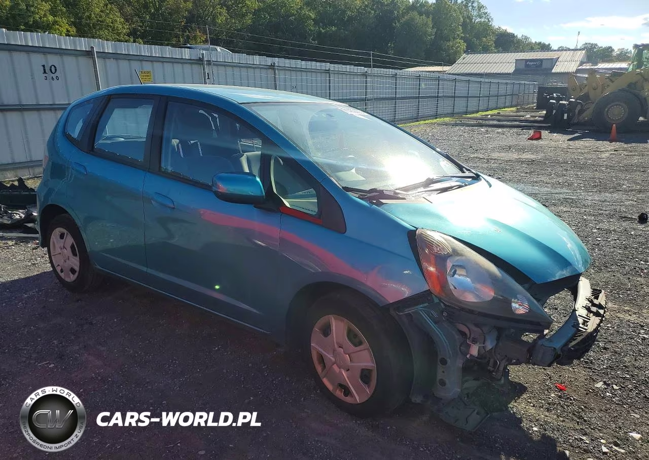 2013 Honda Fit VIN:JHMGE8H3XDC028307 - 4