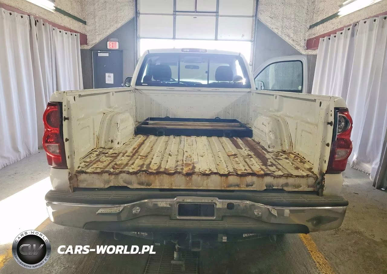 2005 Chevrolet Silverado C2500 Heavy Duty VIN:1GCHC24U15E321851 - 10