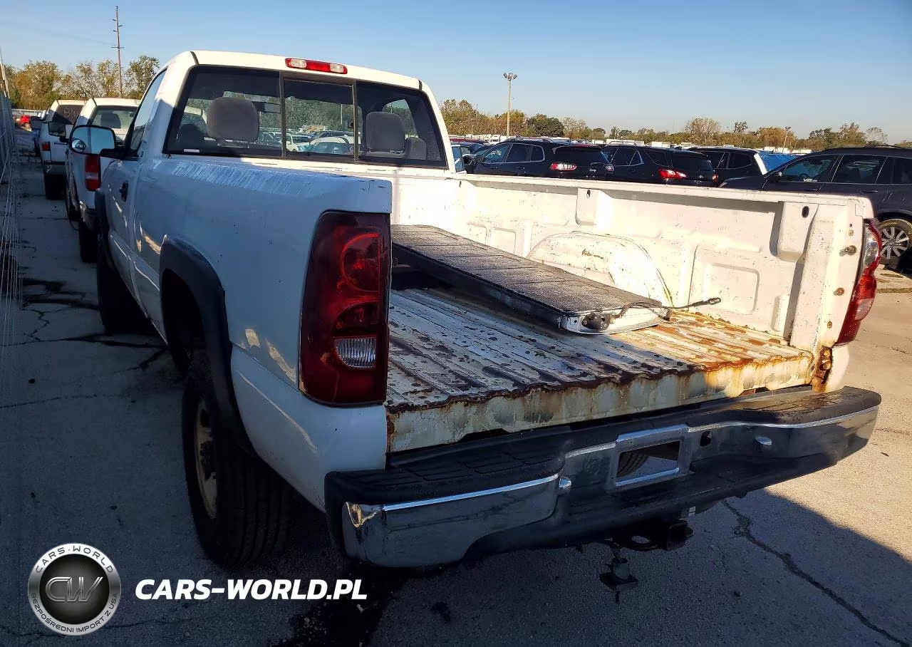 2005 Chevrolet Silverado C2500 Heavy Duty VIN:1GCHC24U15E321851 - 2