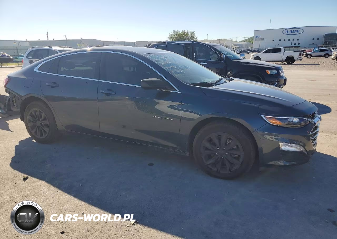 2020 Chevrolet Malibu Lt VIN:1G1ZD5ST8LF044788 - 4