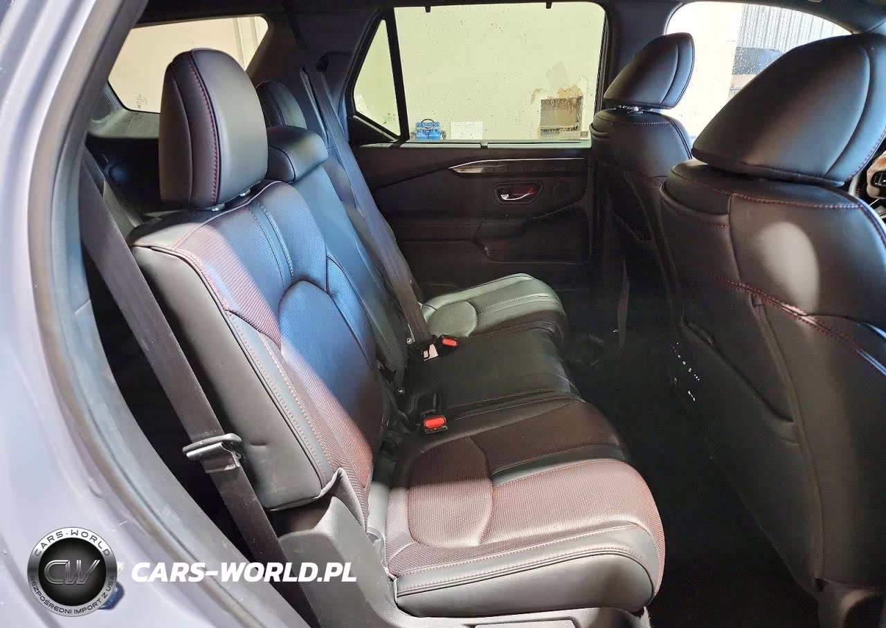 2025 Honda Pilot Black VIN:5FNYG1H90SB132882 - 11