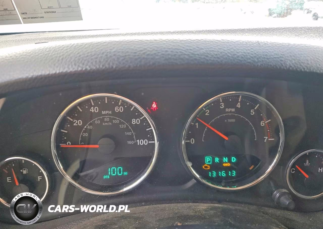 2011 Jeep Wrangler Unlimited Sahara VIN:1J4BA5H16BL526581 - 9