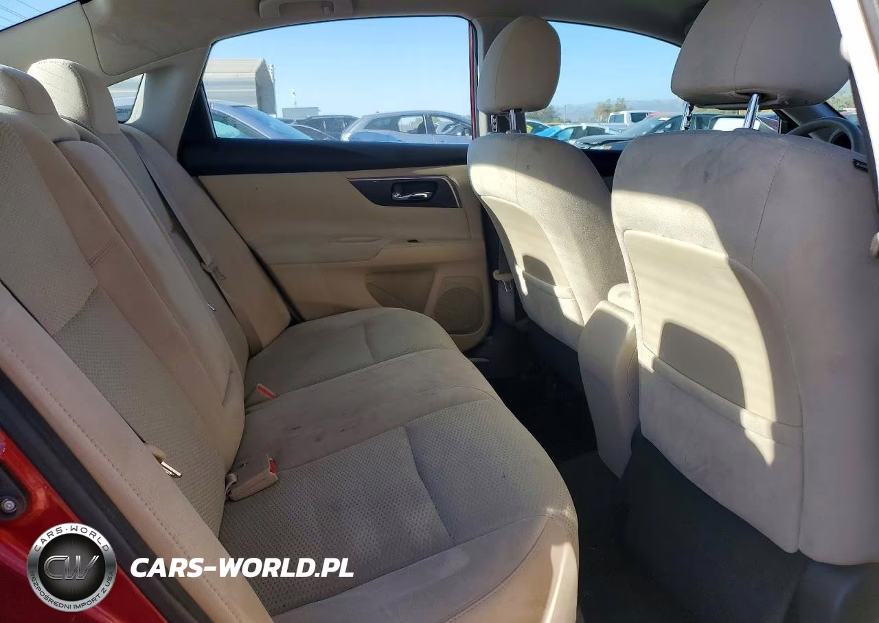 2015 Nissan Altima 2.5 S VIN:1N4AL3AP0FN335835 - 10