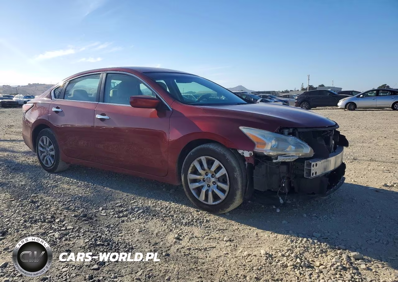 2015 Nissan Altima 2.5 S VIN:1N4AL3AP0FN335835 - 4