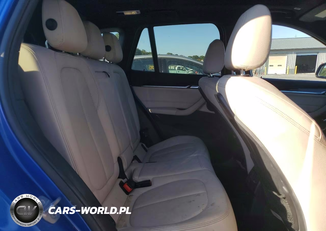 2018 BMW X1 xDrive28I VIN:WBXHT3C35J3H30171 - 11