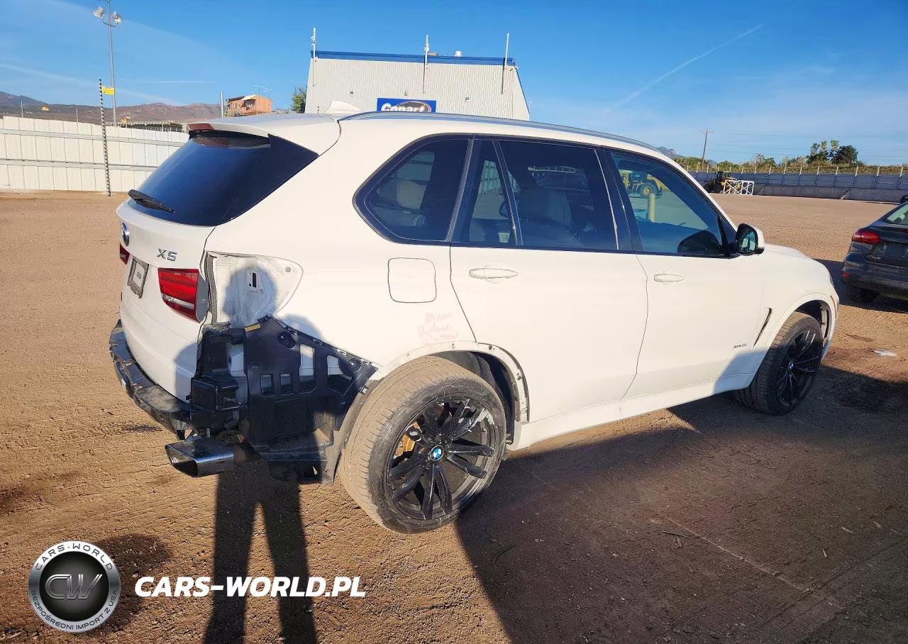 2018 BMW X5 xDrive50I VIN:5UXKR6C5XJ0U14069 - 3